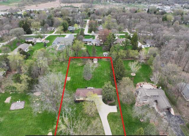 Property at 19150 Lothmoor Dr, Brookfield, WI 53045, 2 beds, 1 bath