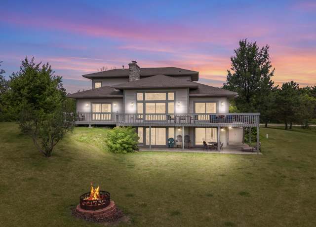 Property at 5009 Fox Knoll Ln, Colgate, WI 53017, 4 beds, 3.5 baths
