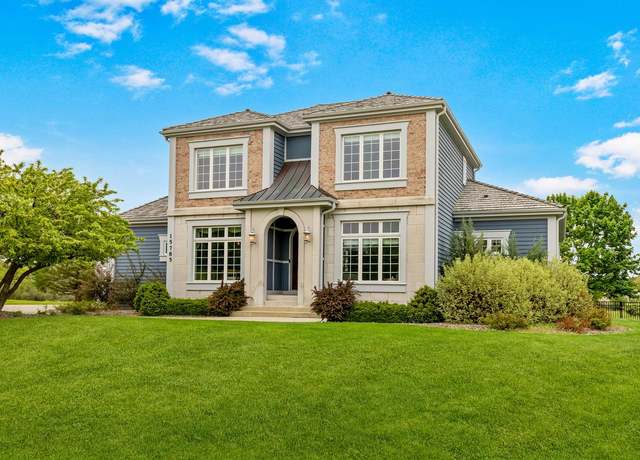 Property at 15785 Choctaw Trl, Brookfield, WI 53005, 5 beds, 5.5 baths