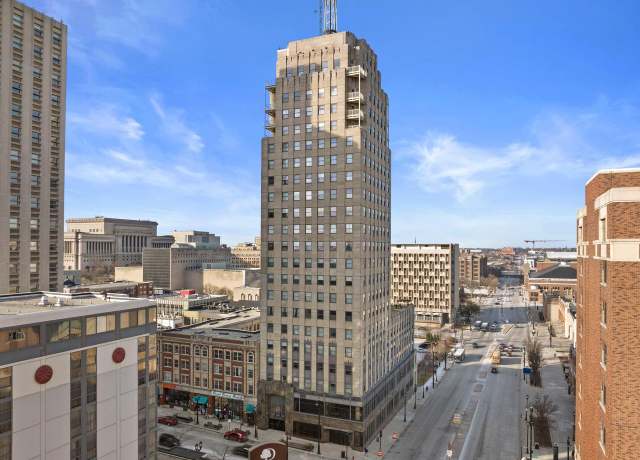 Property at 606 W Wisconsin Ave #405, Milwaukee, WI 53203, 1 bed, 1 bath