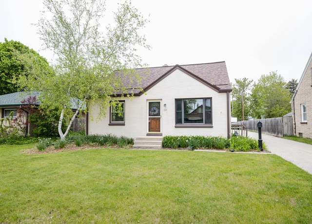 Property at 428 W Allerton Ave, Milwaukee, WI 53207, 3 beds, 1.5 baths