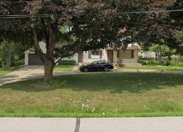 Property at 2745 Lilly Rd, Brookfield, WI 53005, 4 beds, 2.5 baths