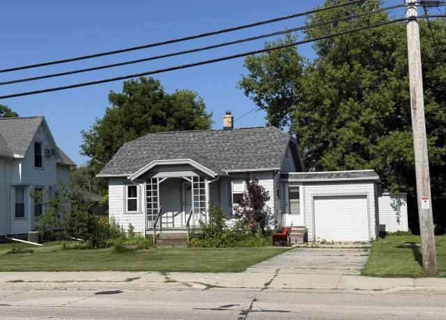 Property at 332 S Main St, Mishicot, WI 54228, 2 beds, 1 bath