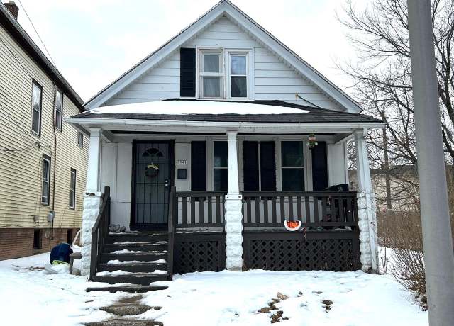 Property at 1941 N 21st St, Milwaukee, WI 53205, 4 beds, 1 bath