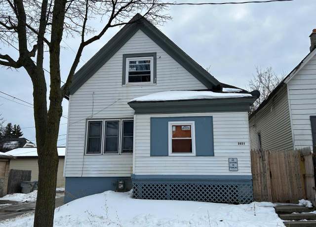 Property at 2021 W Hadley St, Milwaukee, WI 53206, 3 beds, 1 bath