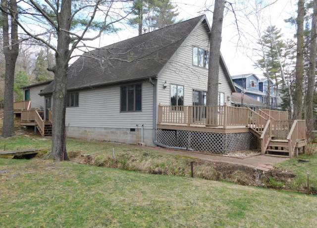 Property at W8547 Cloverleaf Lake Rd, Clintonville, WI 54929, 3 beds, 2 baths