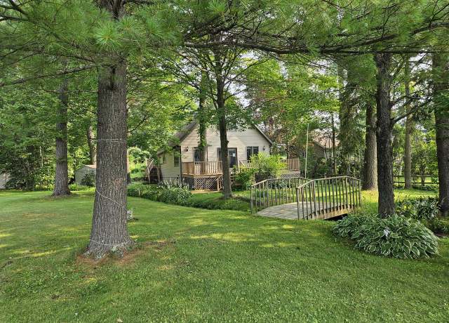 Property at W8547 Cloverleaf Lake Rd, Clintonville, WI 54929, 3 beds, 2 baths
