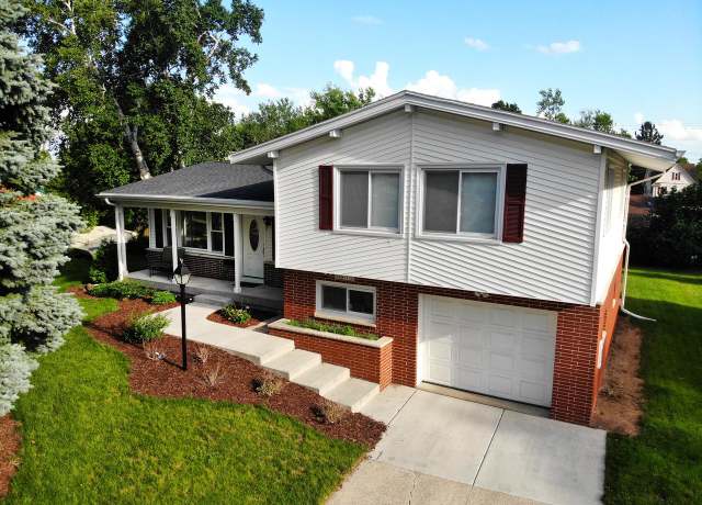 Property at N88W17123 Elmwood Dr, Menomonee Falls, WI 53051, 4 beds, 2.5 baths