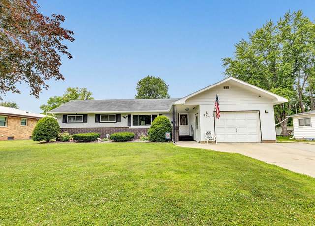 Property at 937 S Maiden Ln, Shawano, WI 54166, 4 beds, 2.5 baths