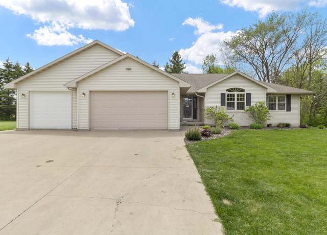Property at 1959 S Cross Creek Cir, De Pere, WI 54115, 4 beds, 3 baths