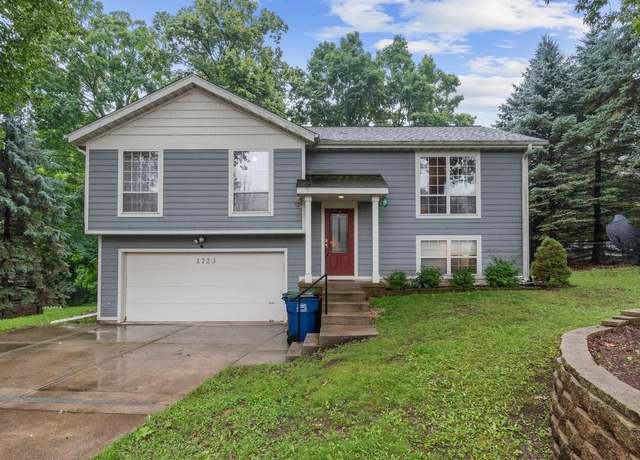 Property at 1723 Falls Rd, Grafton, WI 53024, 3 beds, 1.5 baths
