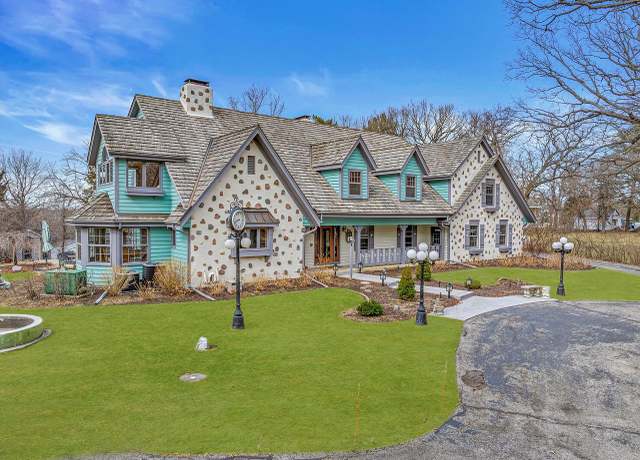 Property at W335N5511 Island View Ln, Nashotah, WI 53058, 5 beds, 4.5 baths