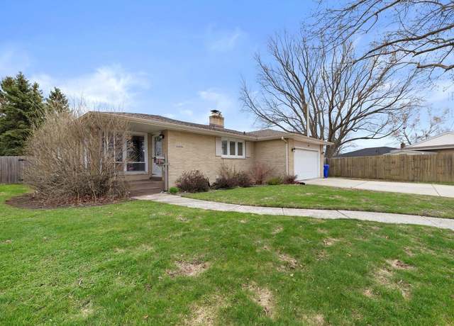 Property at 8525 37th Ave, Kenosha, WI 53142, 3 beds, 2.5 baths