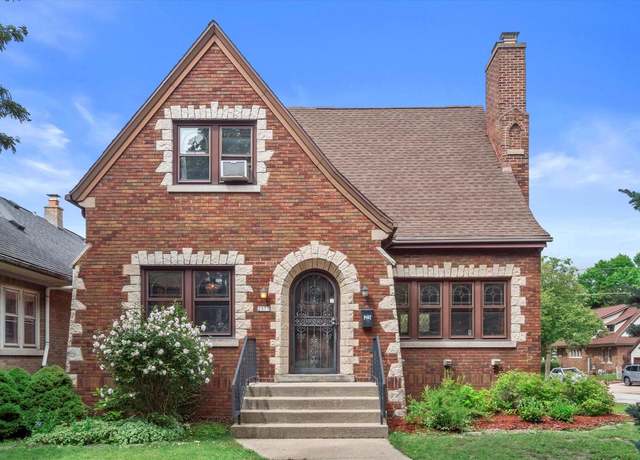 Property at 2377 N 60th St, Wauwatosa, WI 53210, 3 beds, 1.5 baths