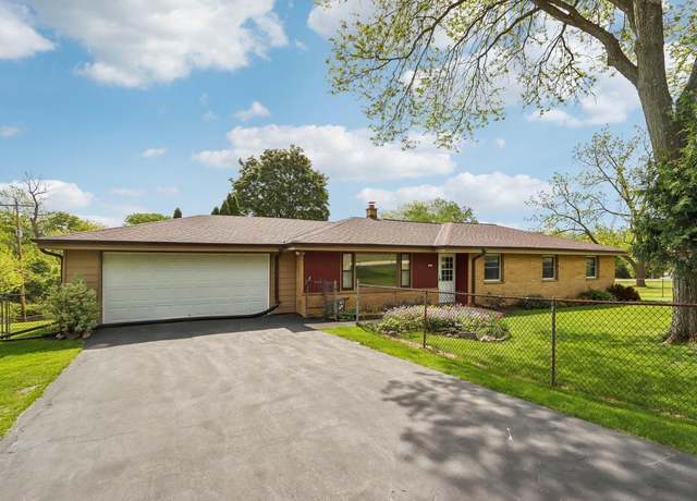 Property at 1424 S Arcadian Dr, New Berlin, WI 53151, 4 beds, 2 baths
