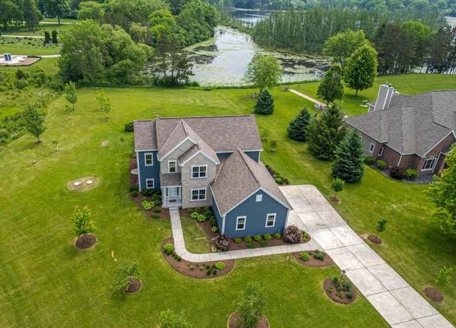 Property at W356N6752 E Stonewood Dr, Oconomowoc, WI 53066, 5 beds, 3.5 baths