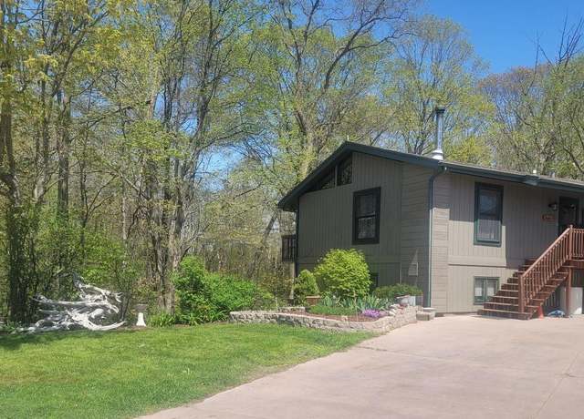 Property at 1031 N Osborne Blvd, Racine, WI 53405, 3 beds, 2 baths