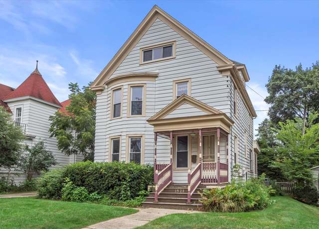 Property at 1523 N 70th St, Wauwatosa, WI 53213, 4 beds, 1.5 baths