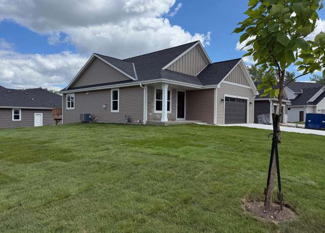 Property at 1136 Oxbow Ct, Pewaukee, WI 53072, 3 beds, 2 baths