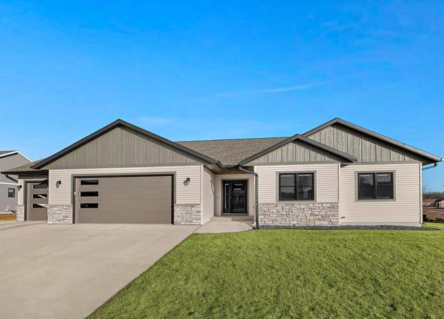 Property at 1325 Crockett Dr, Holmen, WI 54636, 4 beds, 3 baths