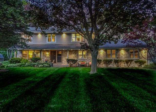 Property at 4962 S 82nd St, Greenfield, WI 53220, 4 beds, 4 baths