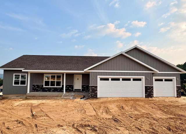 Property at 270 Southern Dr, Holmen, WI 54636, 3 beds, 2 baths