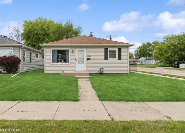 Property at 2300 West Lawn Ave, Racine, WI 53405, 3 beds, 1 bath