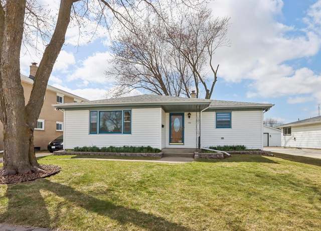 Property at 1702 Cleveland Ave, Racine, WI 53405, 3 beds, 1.5 baths
