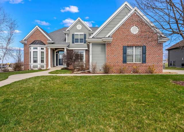 Property at 637 E Clancy St, Jefferson, WI 53549, 5 beds, 3.5 baths