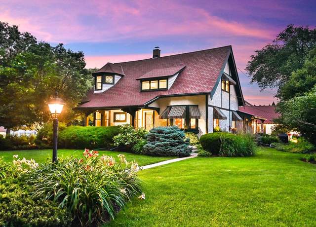 Property at 8028 Warren Ave, Wauwatosa, WI 53213, 3 beds, 2.5 baths