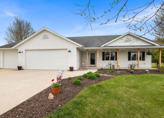 Property at 7501 Carstens Lake Rd, Manitowoc, WI 54220, 3 beds, 3 baths