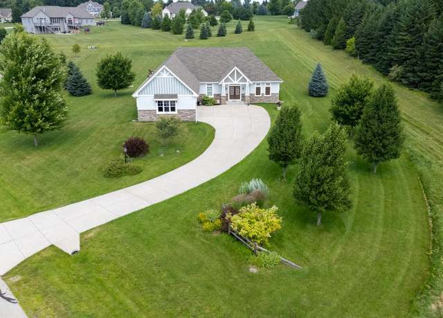 Property at 4224 Meadowlark Ln, Hubertus, WI 53033, 3 beds, 2.5 baths