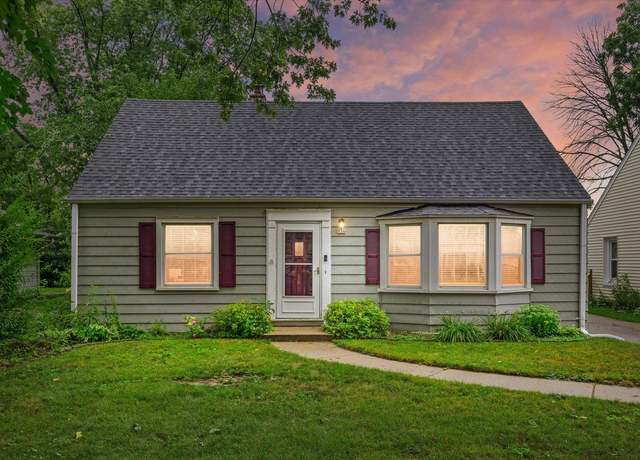 Property at 536 N 112th St, Wauwatosa, WI 53226, 4 beds, 2 baths