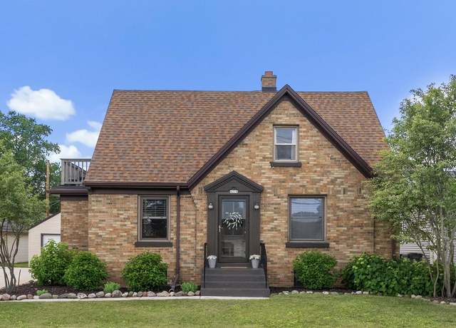 Property at 4218 S 12th St, Sheboygan, WI 53081, 3 beds, 1.5 baths