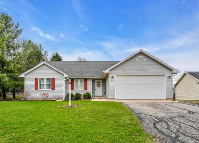 Property at 423 Oak Ridge Dr, Darien, WI 53114, 4 beds, 2.5 baths