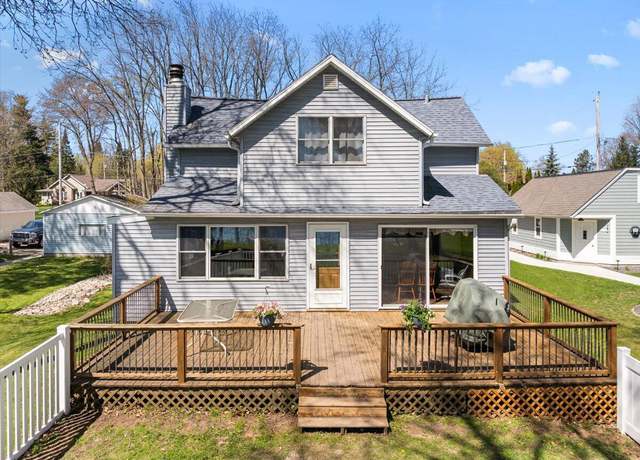 Property at 5116 Wickert Dr, West Bend, WI 53095, 3 beds, 3 baths