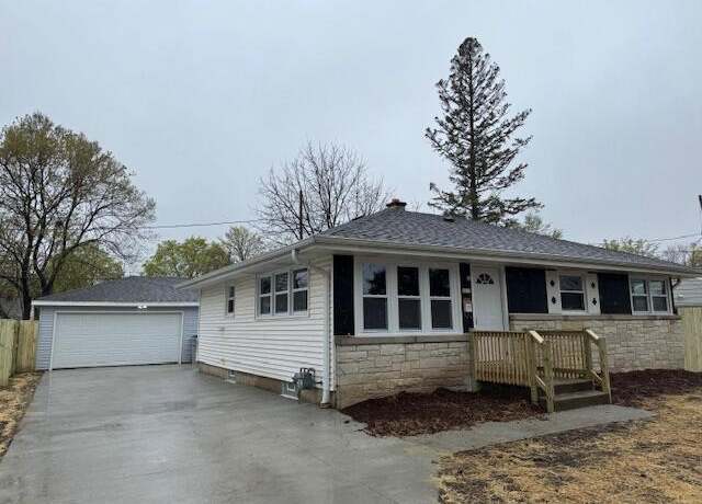 Property at 6915 W Caldwell Ct, Milwaukee, WI 53218, 3 beds, 2 baths
