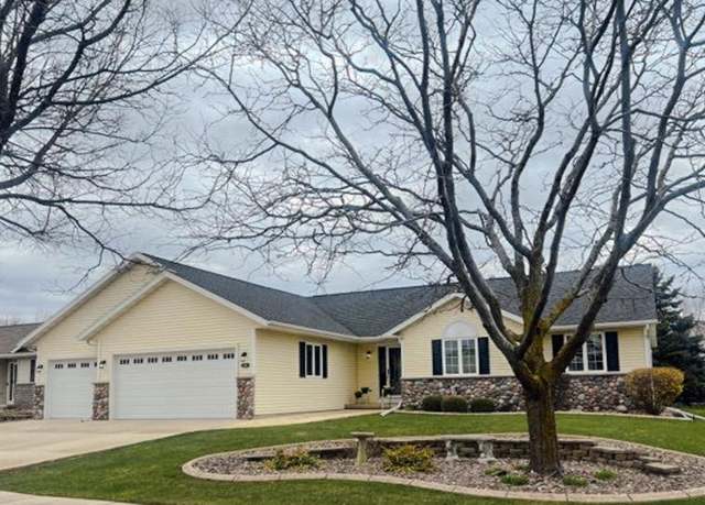 Property at 1238 Winchester Ave, Fond Du Lac, WI 54935, 3 beds, 2 baths