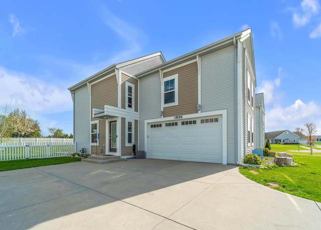 Property at 1856 Saddle Dr, Hartford, WI 53027, 4 beds, 2.5 baths