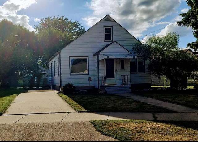 Property at 7522 25 Ave, Kenosha, WI 53143, 3 beds, 2 baths