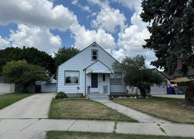Property at 7522 25th Ave, Kenosha, WI 53143, 3 beds, 2 baths