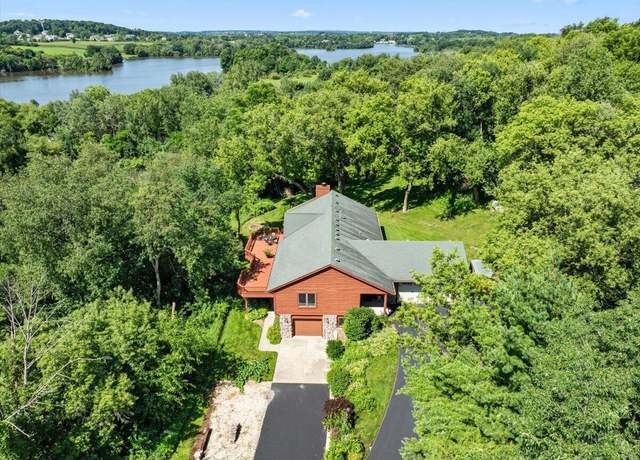 Property at W1974 Pond Rd, Rubicon, WI 53078, 4 beds, 3 baths