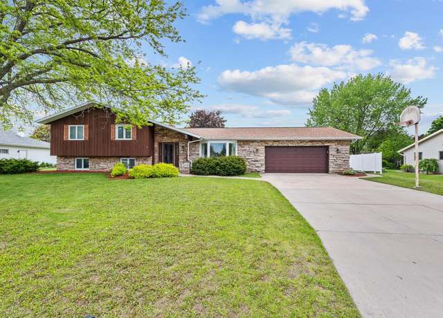 Property at 2115 W Applegate Dr, Grand Chute, WI 54914, 3 beds, 2.5 baths