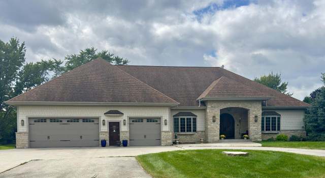 Photo of N52W35577 W Lake Dr, Oconomowoc, WI 53066