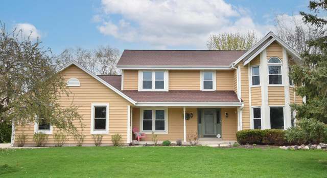 Photo of N49W17390 Sheffield Ln, Menomonee Falls, WI 53051