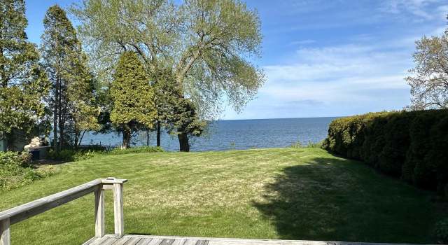 Photo of 2509 Lakeshore Dr, Sheboygan, WI 53081