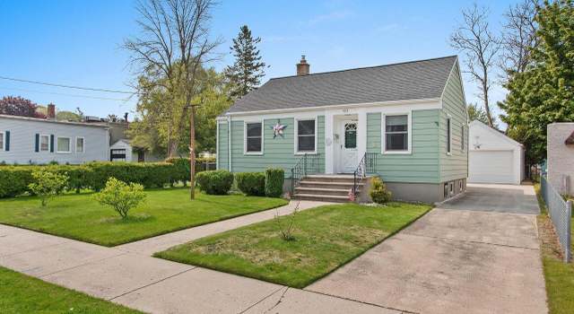 Photo of 1013 28th St, Two Rivers, WI 54241