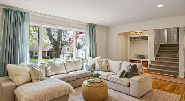 Photo of 2820 Coventry Ln, Waukesha, WI 53188