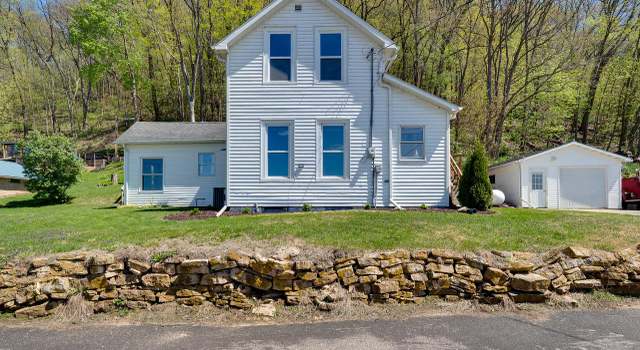 Photo of 307 Upper Walnut St, Genoa, WI 54632