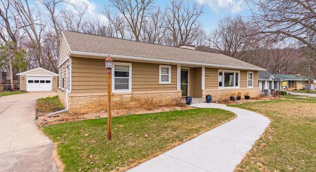 Photo of 2555 Edgewood Pl, La Crosse, WI 54601